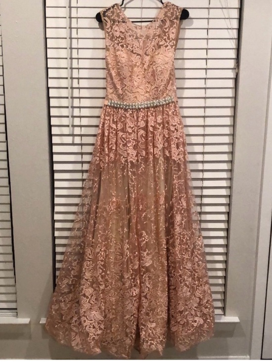Dresses & Skirts - Elegant Lace Prom Wedding Dress in Blush Color Size 10